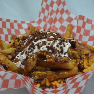 A photo of poutine.