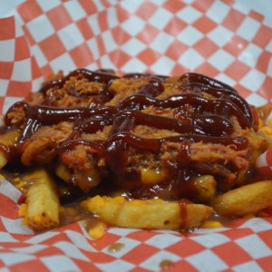 A photo of poutine.